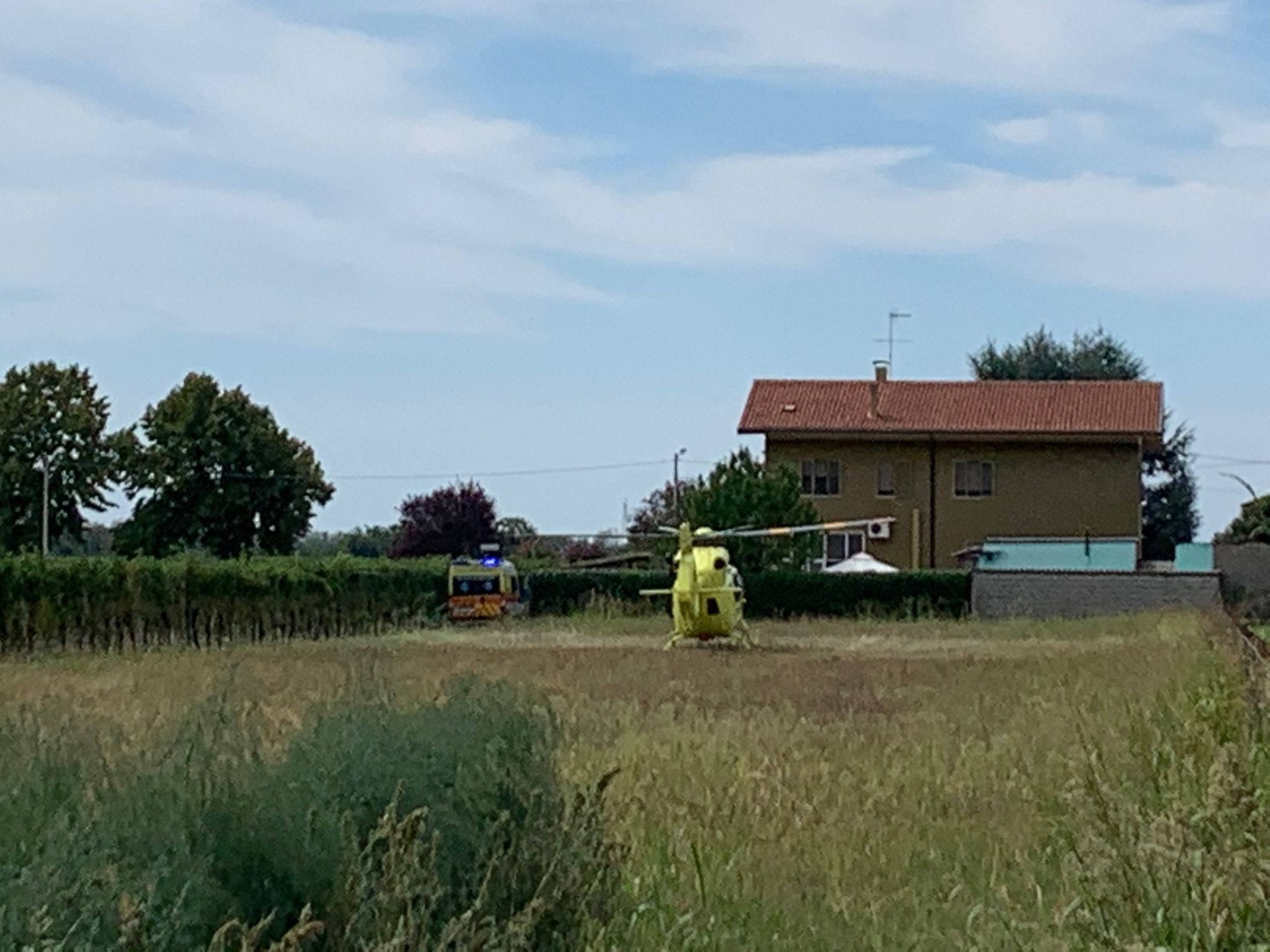 Immagine per Infortunio sul lavoro da Felluga a Cormons, grave un uomo